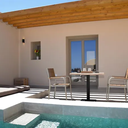 Santorini - - Sleeps 2 - Pool - Parking Mesariá