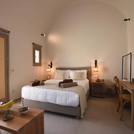 Santorini - - Sleeps 2 - Pool - Parking *