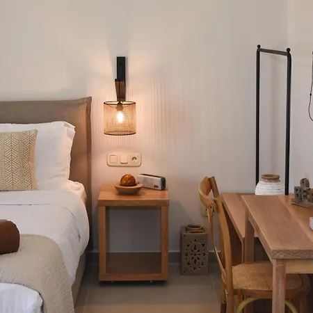 Santorini - - Sleeps 2 - Pool - Parking Villa